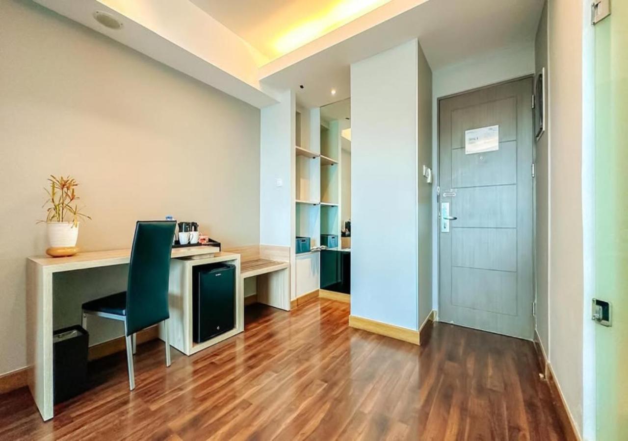 Atlantis Suite Near Delhi Airport 4*