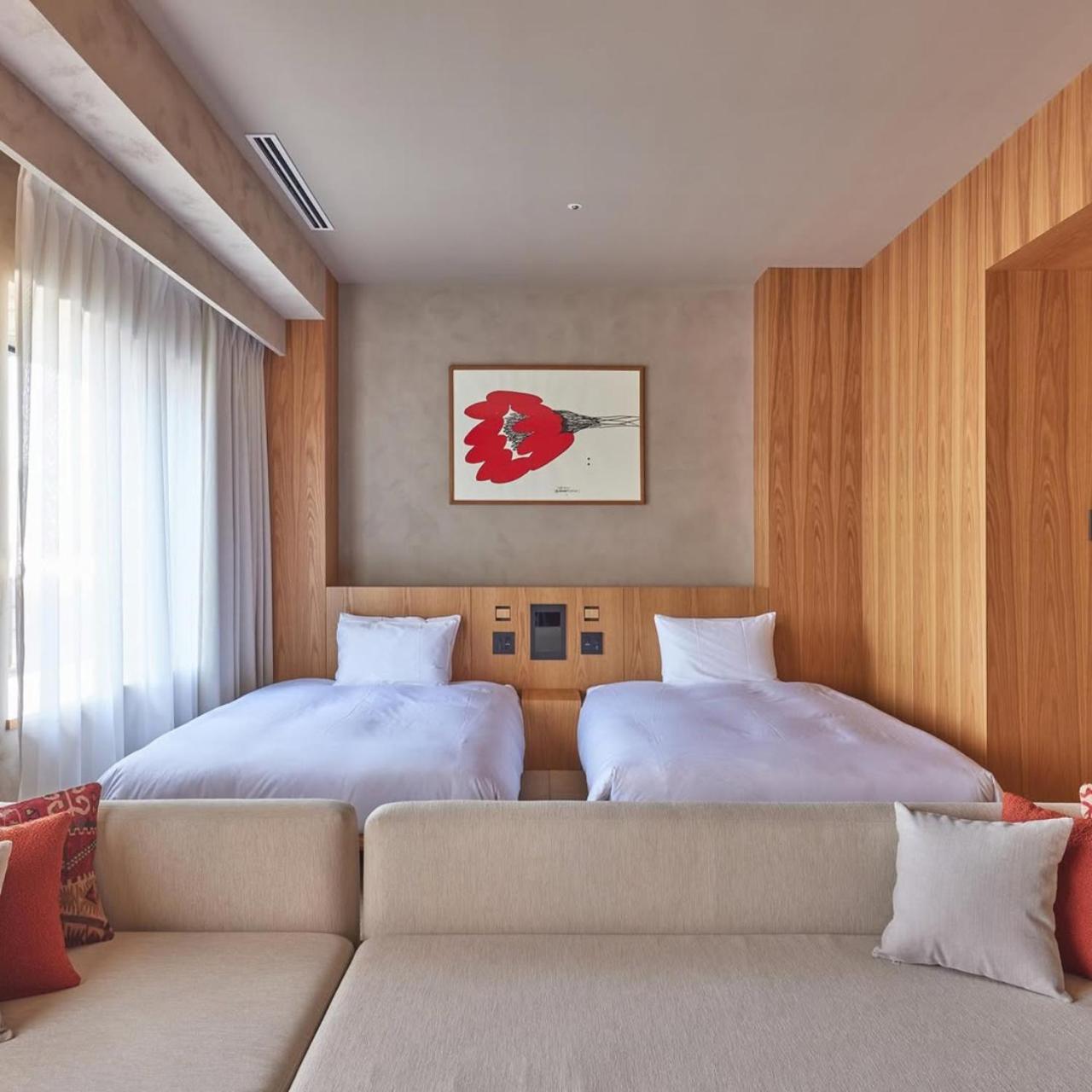 Atlantis Suite Near Delhi Airport Hotel 4*