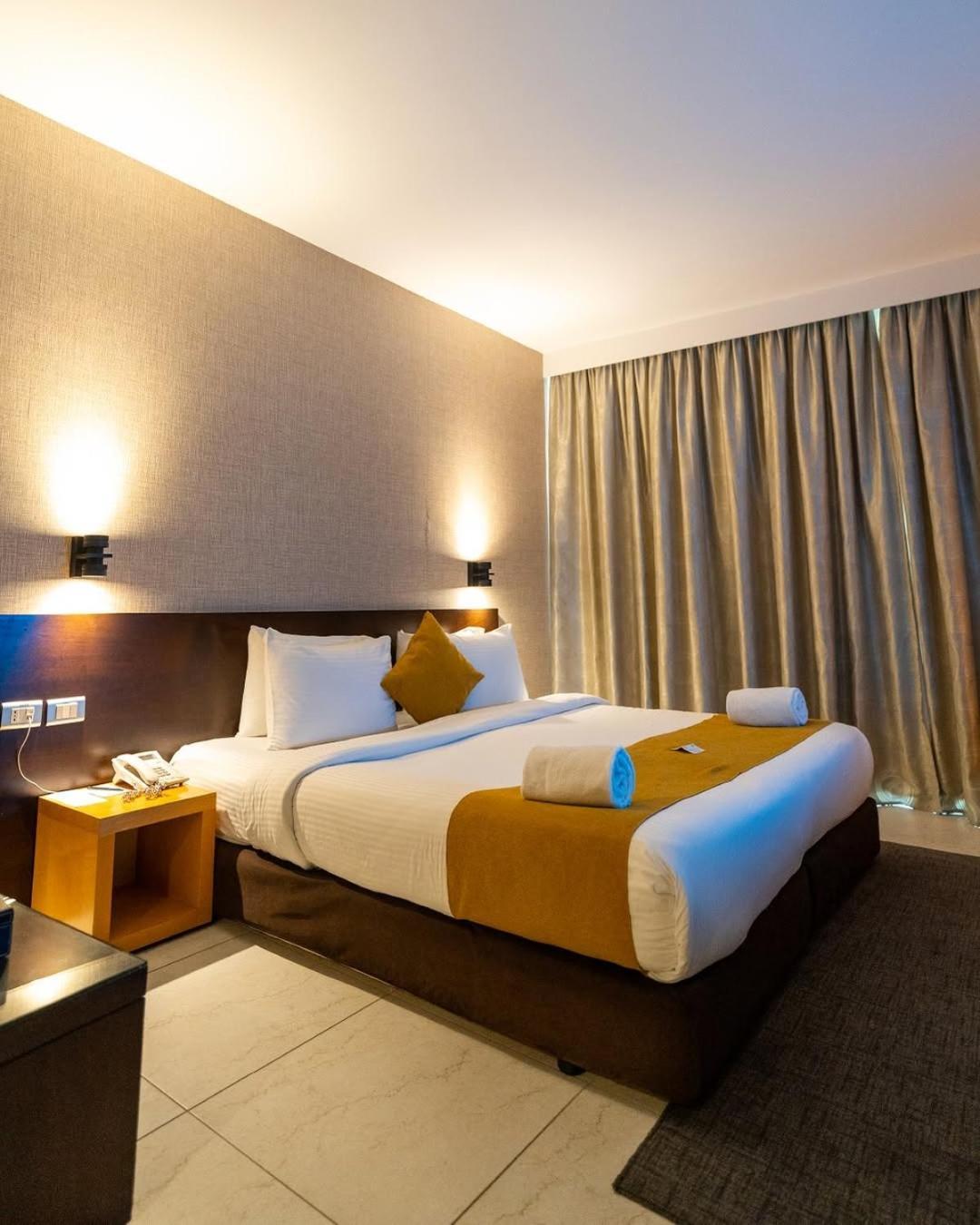 Atlantis Suite Near Delhi Airport Hotel 4*